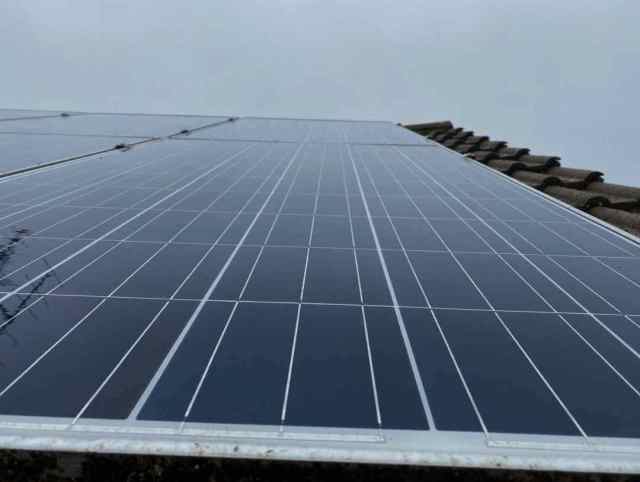 solar panel cleaning roof panels